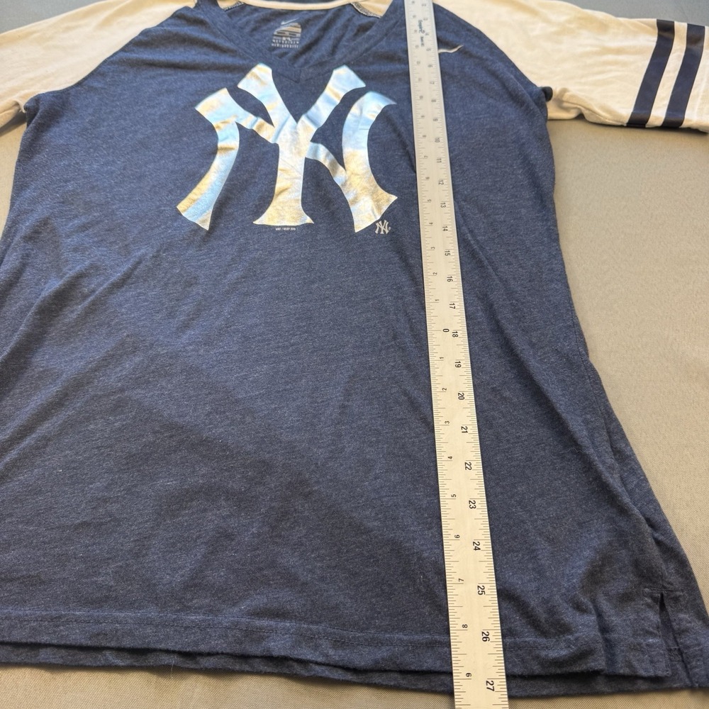 Nike New York Yankees Women's Blue Metallic Graphic Logo Tshirt MLB Size‎ XL - Picture 5 of 6